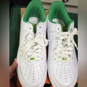 Nike Air Force 1 Low Retro QS in White and Classic Green